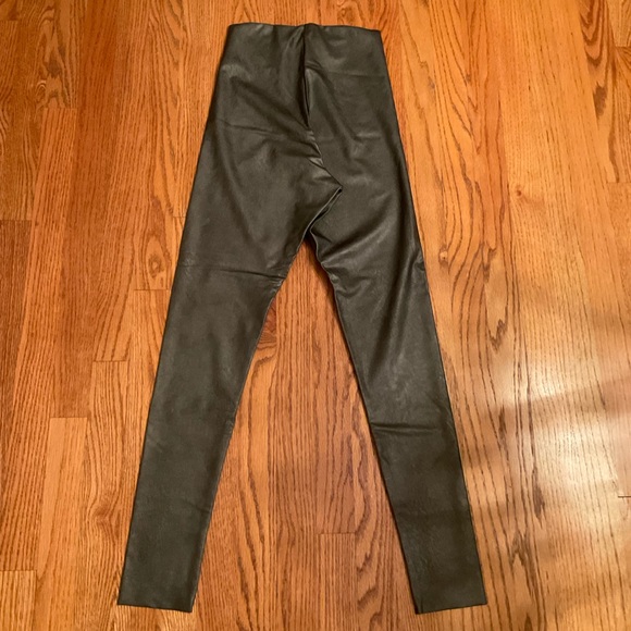 Commando Faux Leather Pants, Black High Waist Pull On Body Con Fit Stretch, Sz M - Picture 5 of 9